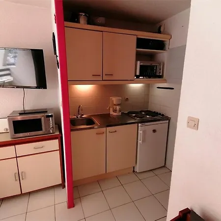 Apartment 2 Pieces Avec Piscine, Tennis Et Parking Prive A 50m De La - Fr-1-731-58
