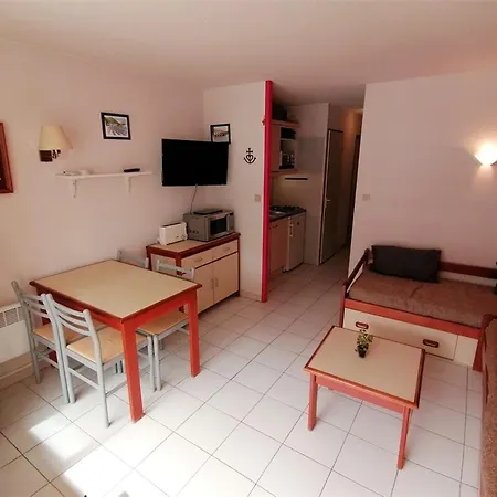 Apartment 2 Pieces Avec Piscine, Tennis Et Parking Prive A 50m De La - Fr-1-731-58