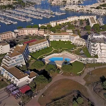 2 Pieces Avec Piscine, Tennis Et Parking Prive A 50m De La - Fr-1-731-58 Appartement