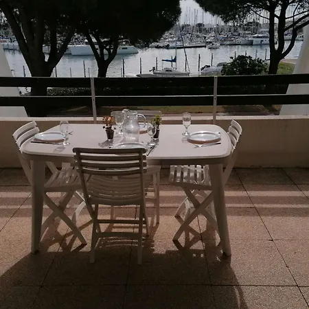 2 Pieces Avec Piscine, Tennis Et Parking Prive A 50m De La - Fr-1-731-58 Apartment